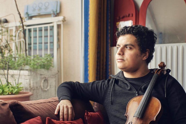 Mohamed Hiber ist Konzertmeister des West-Eastern Divan Orchestra unter der Leitung von Daniel Barenboim.<span class="copyright">Laeticia d'Aboville</span>