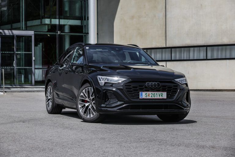Audis Elektro-SUV-Flaggschiff pflegt den gewichtigen Auftritt. Der Q8 e-tron geht ebenso elegant wie dynamisch zu Werke. steurer