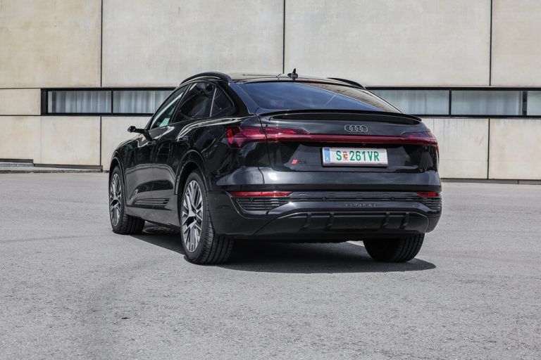 Aufreizende Heckpartie: Der Sportback will in jeder Hinsicht Spannung erzeugen.
