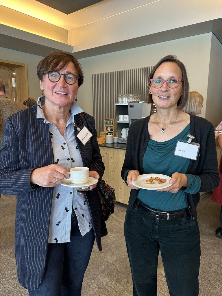 Begeisterte Besucherinnen: Ursula Nollenberger (l.) und Silke Kern.
