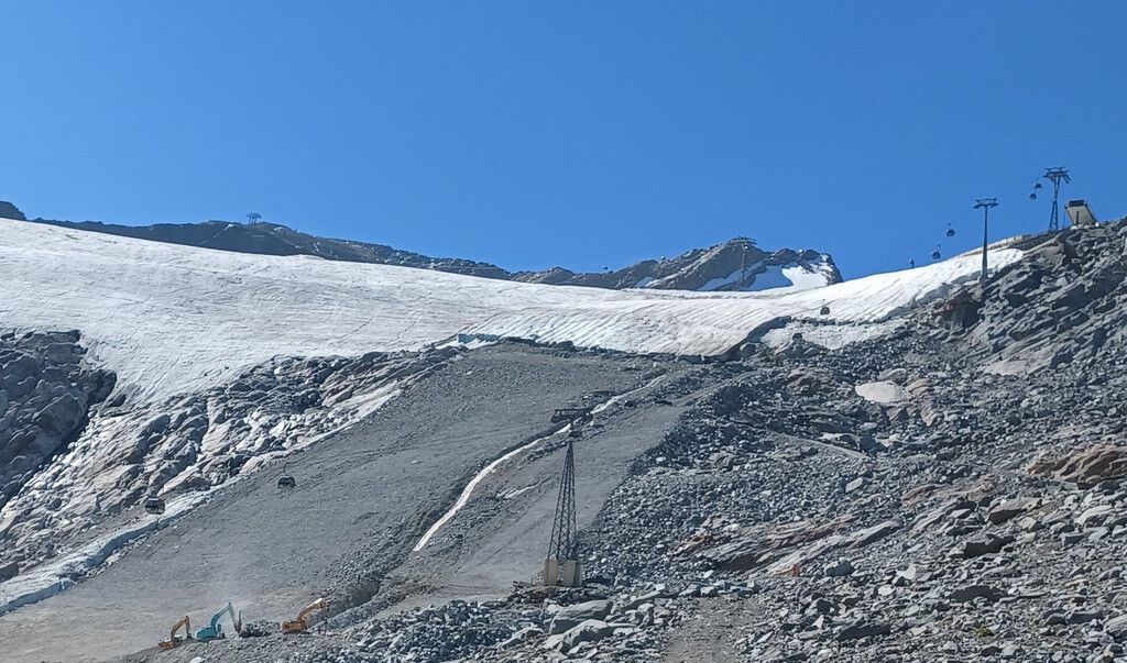 Ein Sölden-Fan spricht voller Entsetzen  über die Eingriffe am Gletscher