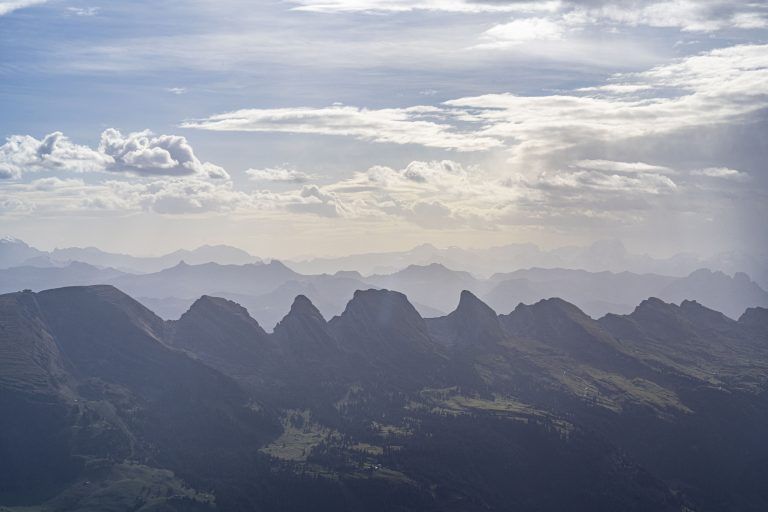 Grenzübergreifend wie der Blick vom Säntisgipfel sind die Texte der Kolumnisten.  <span class="copyright">Kolumination </span>
