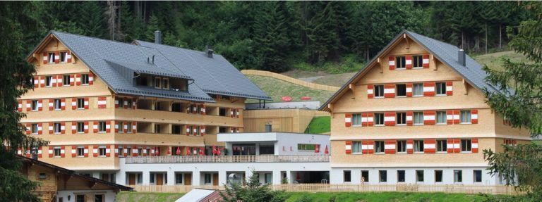 Das Berghaus in Schröcken versteht sich nicht nur als Urlauberquartier, sondern auch als Treffpunkt für Gäste und Einheimische und lädt deshalb am Samstag von 10 bis 16 Uhr zum Herbst-Märktle ein. stp