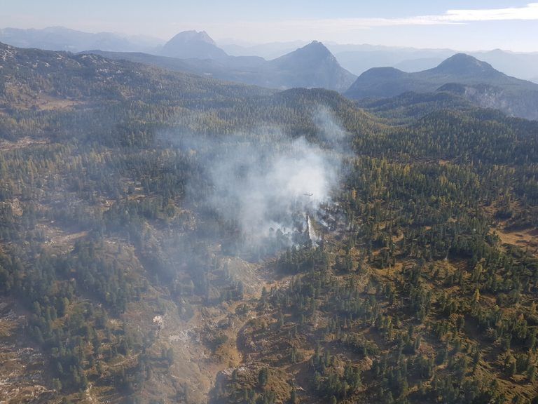 Das Brandgebiet in der Steiermark ist bis zu zwei Hektar groß. APA/ABSCHNITT A07 SCHLADMING