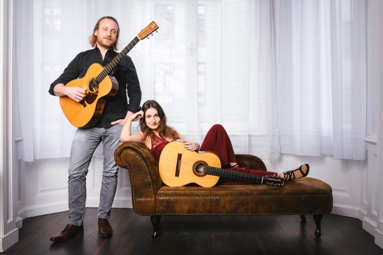 Das Duo Crossing Strings entführt das Publikum in neue und unbekannte musikalische Sphären.LUKAS BEZILA