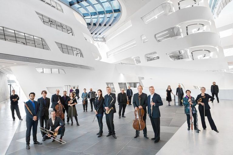 Das Klangforum Wien ist an zwei Abenden bei den „Bludenzer Tagen zeitgemäßer Musik“ vertreten.
Klangforum Wien/Tina Herzl