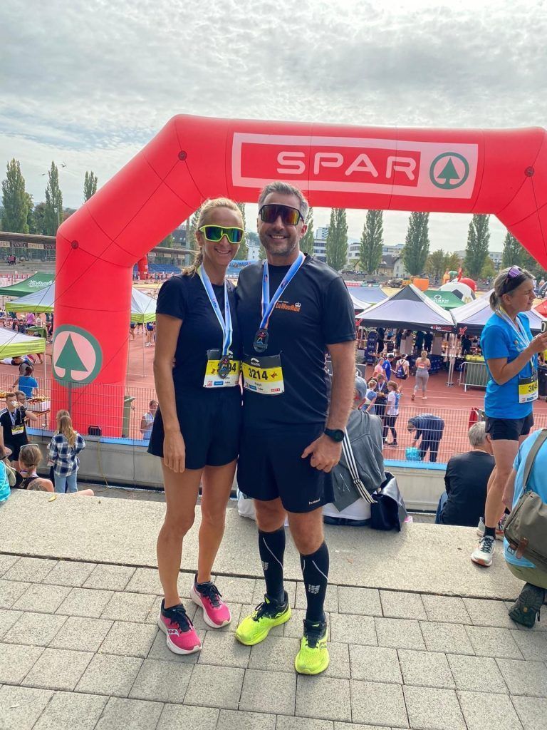 Diana Rupp und Ralph Moser liefen eine Woche nach dem Halbmarathon in Bregenz noch den Viertelmarathon in Parma.<span class="copyright">Privat</span>