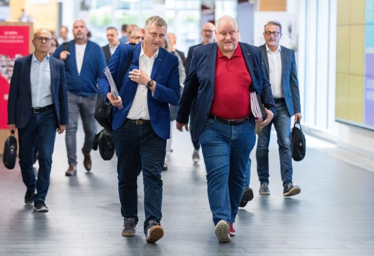 Die Gewerkschafts-Chefverhandler Reinhold Binder und Karl Dürtscher. apa