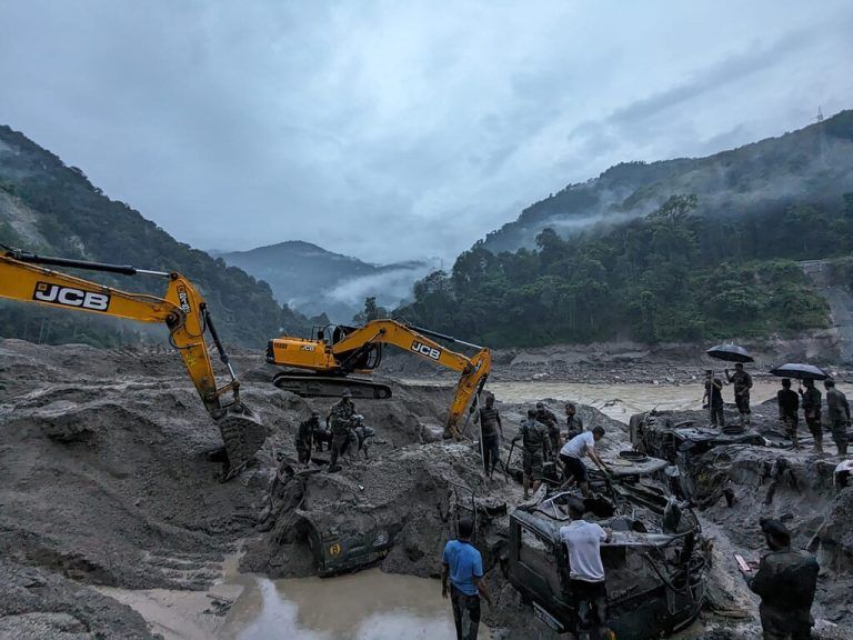 Die Rettungskräfte suchen weiter nach Vermissten. AFP