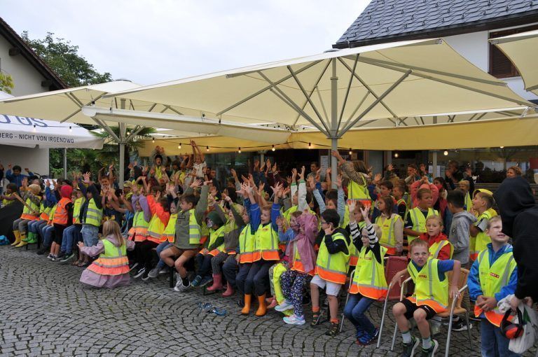 Die Schüler der Volksschulen Kirchdorf und Agasella verfolgten mit Spannung das Konzertgeschehen.