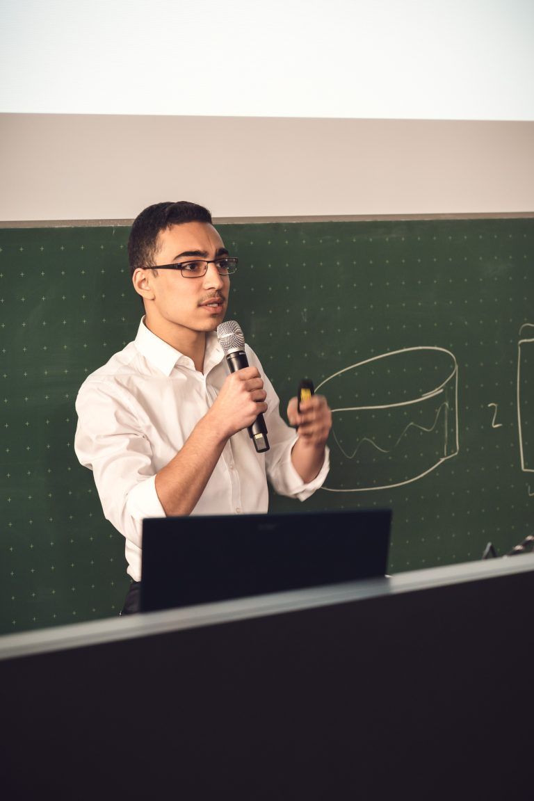 Abdul Rahman Najeeb bei der Präsentation.