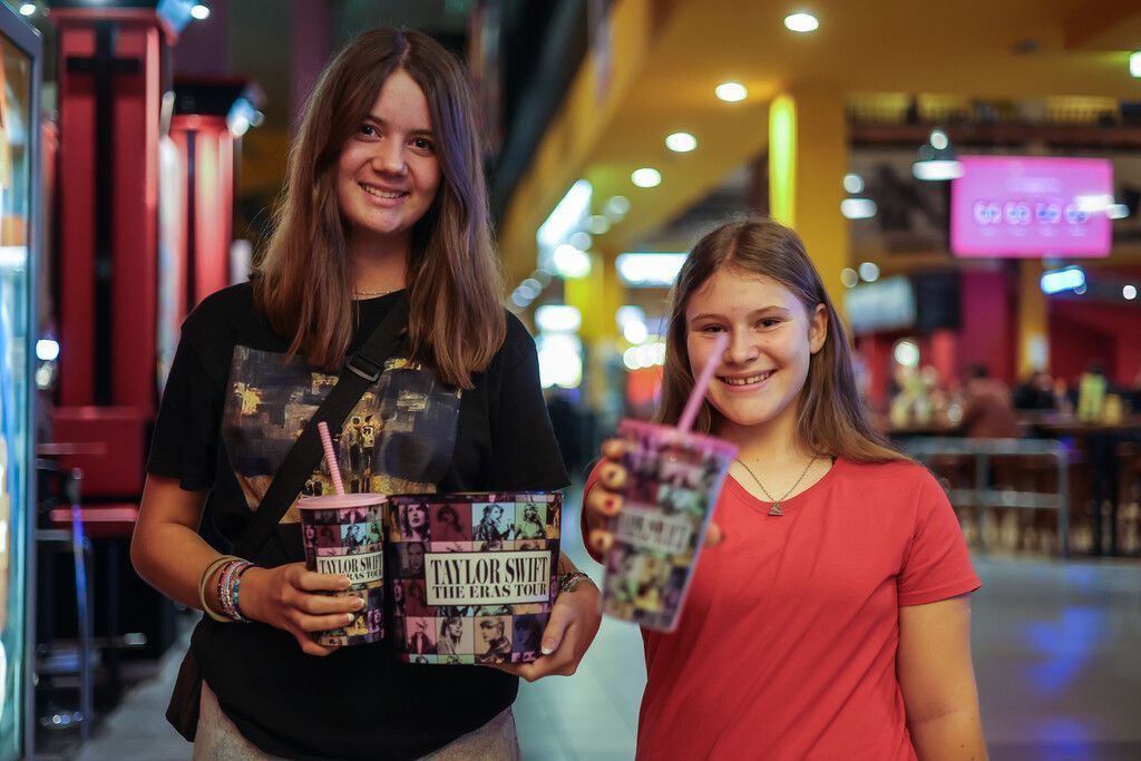 „Swifties“ strömen in die Kinos