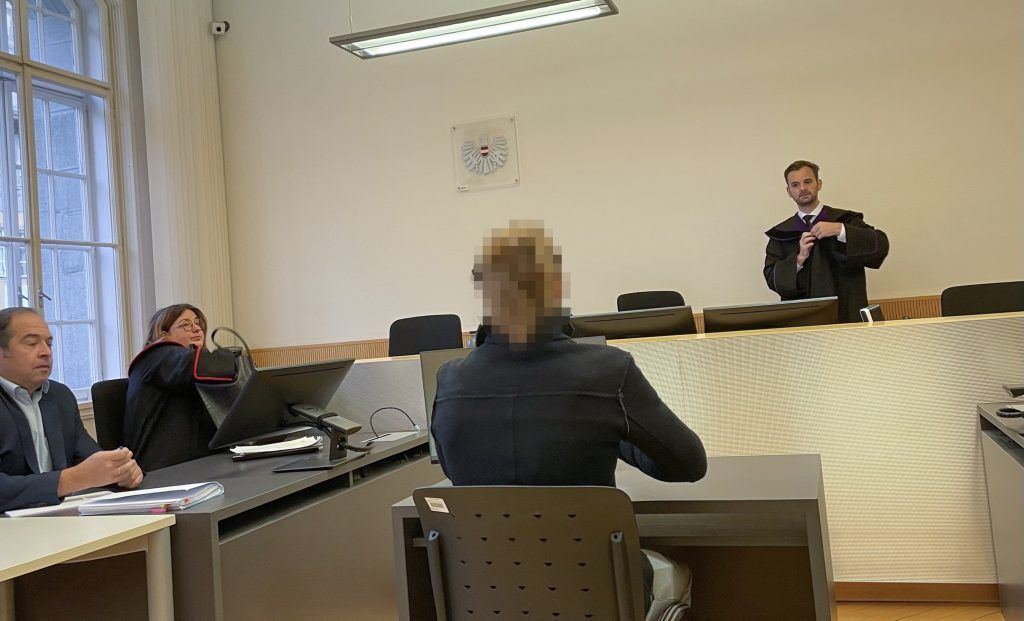 Polizeieinsatz eskalierte: Gewaltvorwürfe und Verletzungen auf beiden Seiten