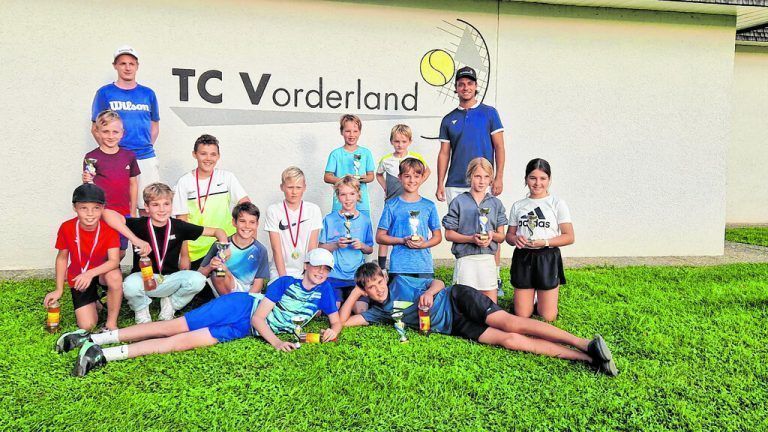 Glänzende Erfolge und strahlende Sieger: TC Vorderland beendet Tennissaison 2023.TC Vorderland