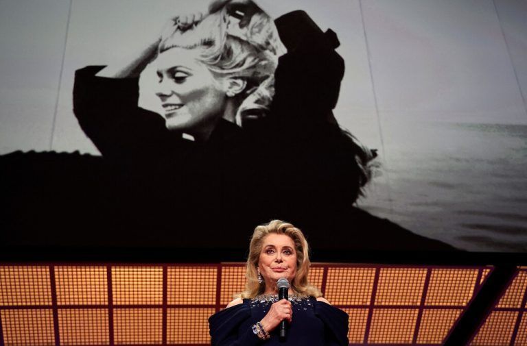 In Frankreich wird sie „La reine Catherine“ genannt, im deutschen Sprachraum „Die Deneuve“. VALERY HACHE