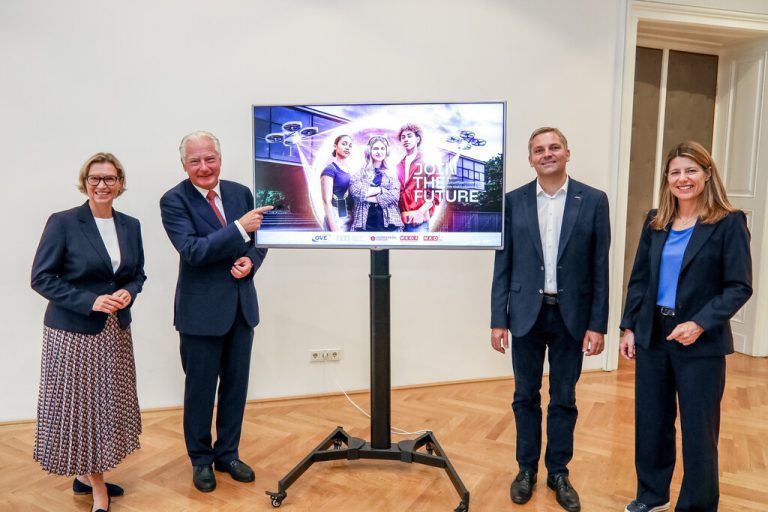 „Join the Future“: Brancheninitiative macht Image der Elektrotechnik zukunftsfit. OVE/Fürthner