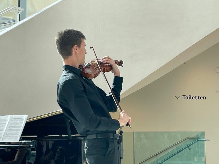 Ein komplexes Stück von Jean Sibelius gab Leopold Schwinghammer an der Violine zum Besten.