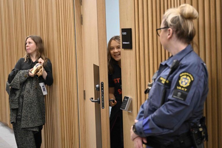 Klimaaktivistin Greta Thunberg stand vor dem Bezirksgericht. Sie war wegen Ungehorsams gegen die Strafverfolgung angeklagt. AFP