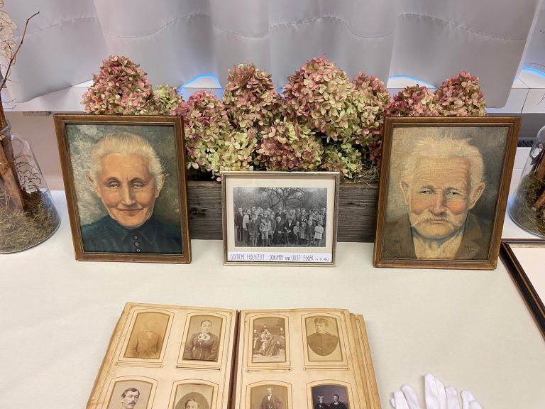 Die Ausstellung gewährte auch einen Einblick in die Familie Lisa Eggers. 