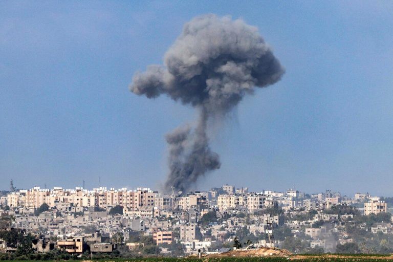 Nach dem verheerenden Großangriff der Hamas attackiert Israel Ziele im Gazastreifen. AFP