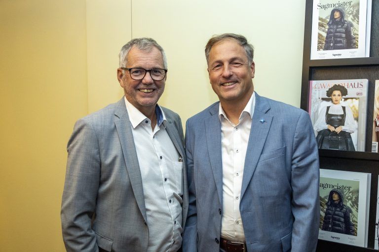 GrECo-Vorarlberg-Chef Herwig Ganahl (re.) mit VLV-Direktor Robert Sturn.