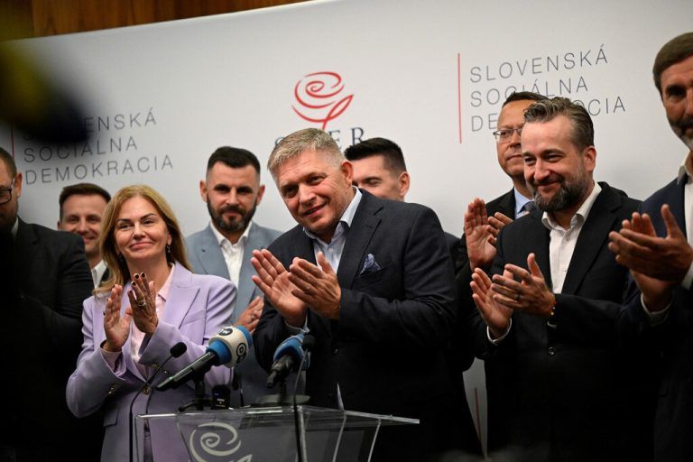 Robert Fico dürfte in der Slowakei zurück an der Macht sein. Reuters