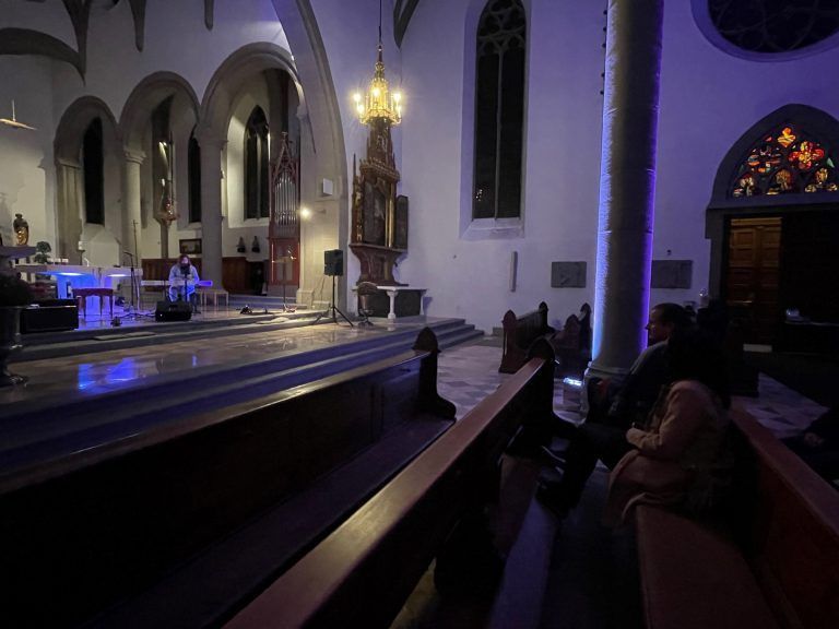 Eine entspannte Stimmung zum Innehalten erklang im Dom als Kontrast zu anderen Lokalen.