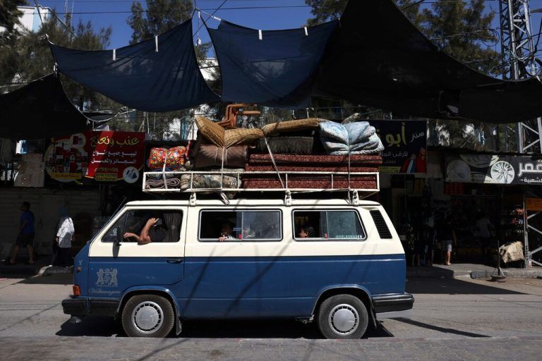 Tausende Palästinenser fliehen derzeit in den Süden des Gazastreifens. AFP