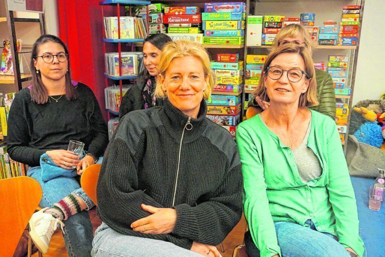 Unter den Besucherinnen befanden sich auch Maria Fliri und Barbara Herold.