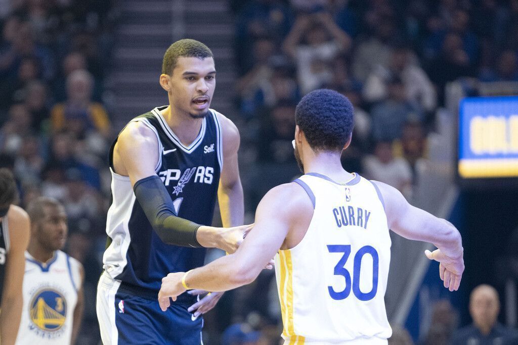 NBA startet mit  einem „Alien“