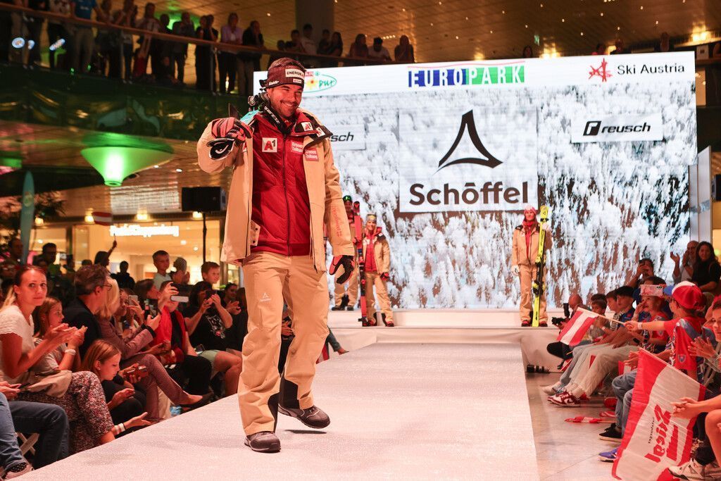 Schneekanonen laufen in Sölden