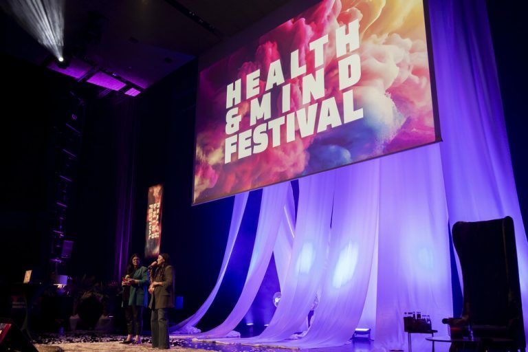 Volles Festspielhaus bei der Premiere des Health & Mind Festivals. vn/PAulitsch