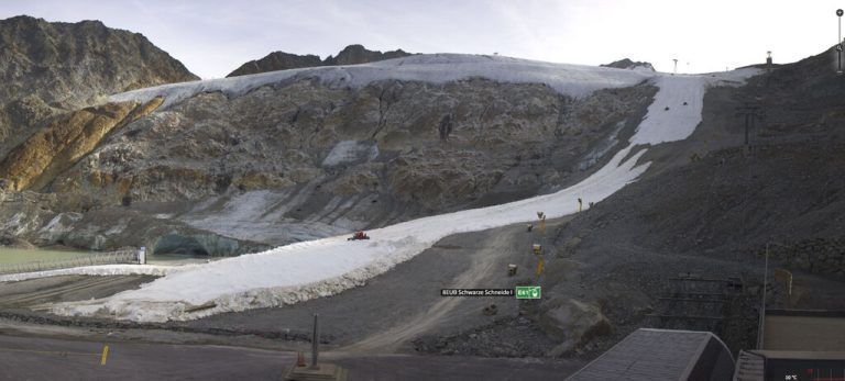 Von Winter ist auf der Webcam auf dem Rettenbachferner noch nicht viel zu sehen.ScrrenshoT webcam