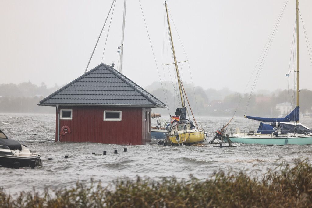Ostseeküsten überschwemmt