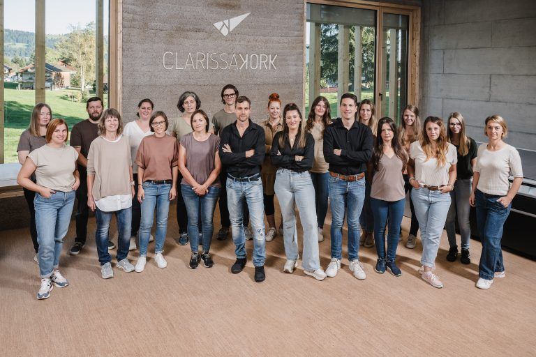 Das Team von ClarissaKork fühlt sich wohl am neuen Standort. <span class="copyright">NussbaumerPhotography</span>