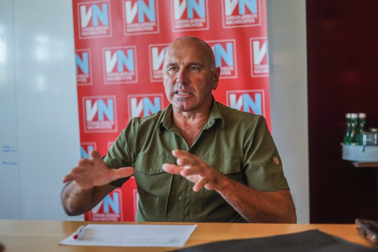 Wildbiologe Hubert Schatz ist gespannt auf die Auswertung der Urinprobe. Dann würde man wissen, aus welcher Population der Wolf stammt. <span class="copyright">VN/Steurer</span>