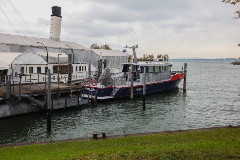 Ein Hauptnachteil des derzeitigen Standorts der Wasserpolizei besteht darin, dass die zeitintensive Ausfahrt aus dem Hafen aufgrund der zunehmenden Freizeitnutzung immer problematischer wird.