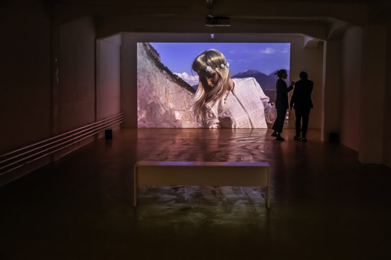 Ausschnitt aus dem Video „Mannequin Death".  <span class="copyright">Phillip Steurer</span>