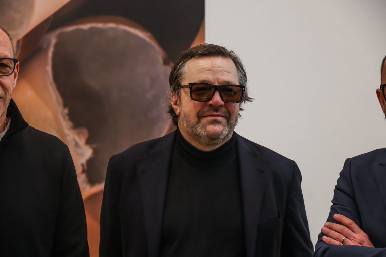 Der international bekannte Künstler Richard Hoeck wurde 1965 in Hall in Tirol geboren.   <span class="copyright">Phillip Steurer</span>