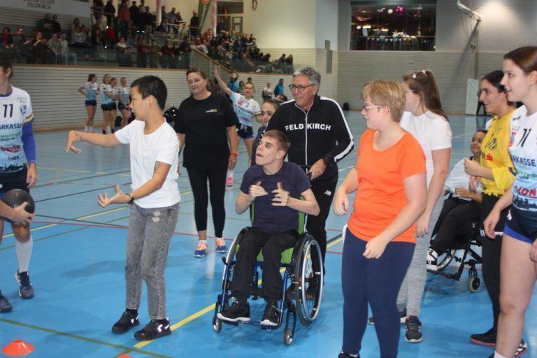 Die Begeisterung der beeinträchtigten Kinder steckte Bürgermeister Wolfgang Matt an.