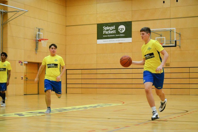 Einige Mannschaften nahmen das erste Mal an den Basketball Schul-Olympics teil. 