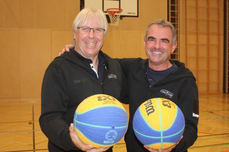 Christoph Neyer und Peter Lins freuten sich über eine gelungene Basketball-Fortbildung.
