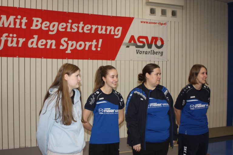 Koblacher Sportkeglerinnen kegeln mit Begeisterung für den Sport.