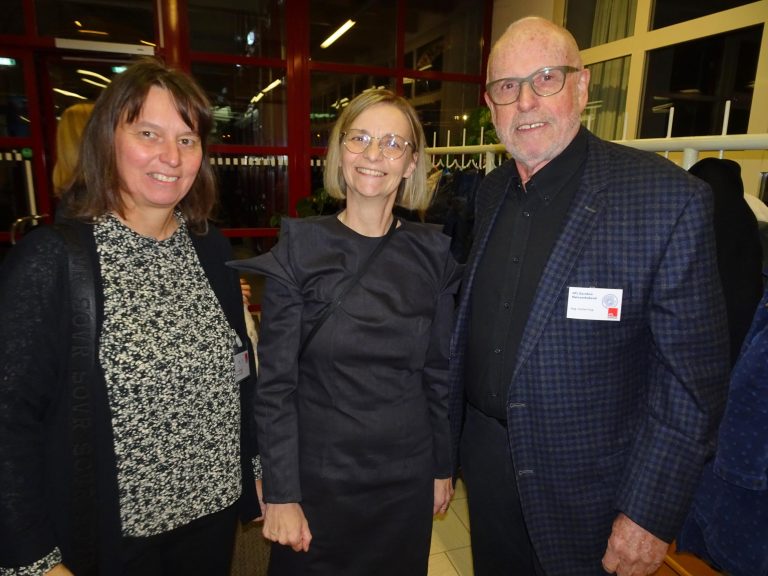 Irmgard Geismayr, Ingrid Jelen und der ehemalige HTL-Direktor Herbert Hug. 