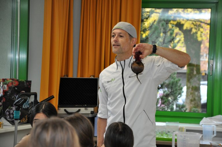 Gemüsekunde mit Alexander Kowarc – wer kennt die rote Rübe?