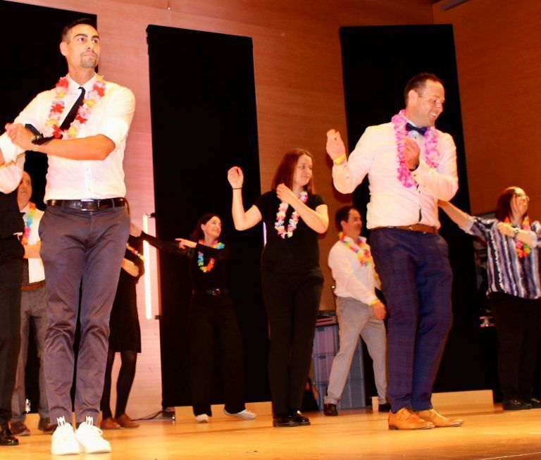 Auch Lehrerinnen und Lehrer warteten mit einer Einlage auf.