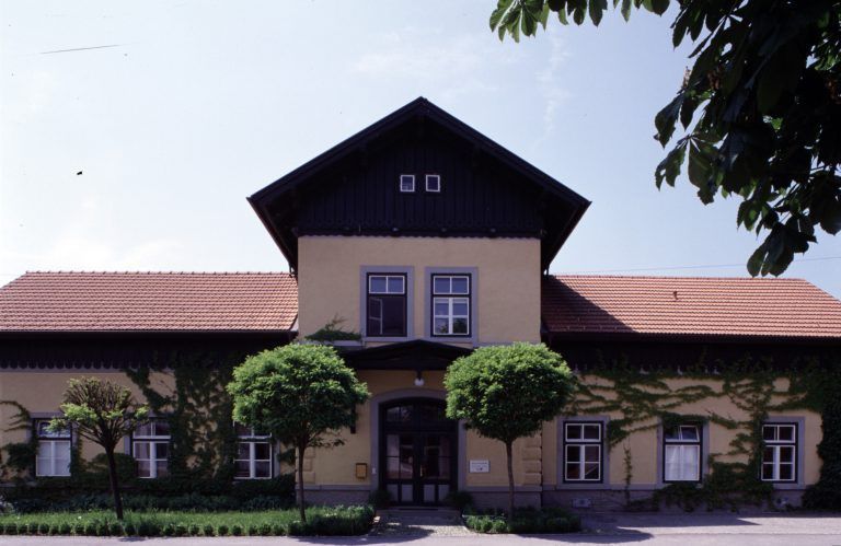 Von 1986 bis 1989 übernahm das Architekturbüro Kuess Umbau,- und Sanierungsarbeiten. Heute dient es als Wohn- und Bürohaus. <span class="copyright">Ignacio Martinez</span>