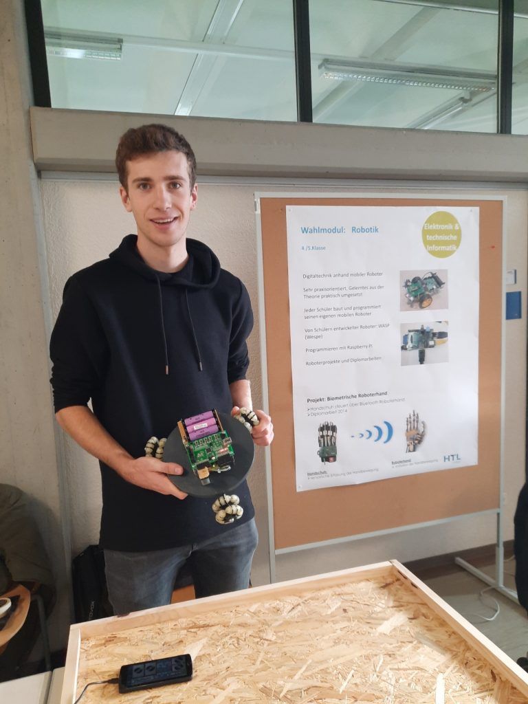 Julius stellte das Wahlmodul Robotik an der HTL Rankweil vor.