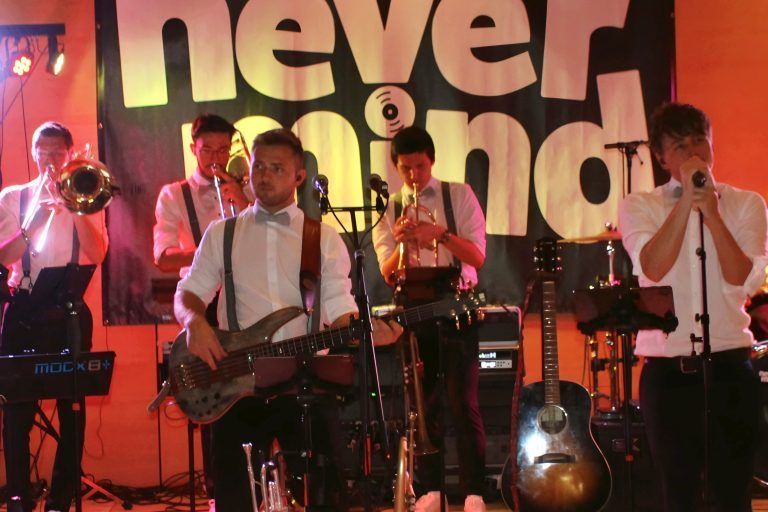 Never Mind sorgte dafür, dass die Tanzfläche meist voll „ausgelastet“ war.