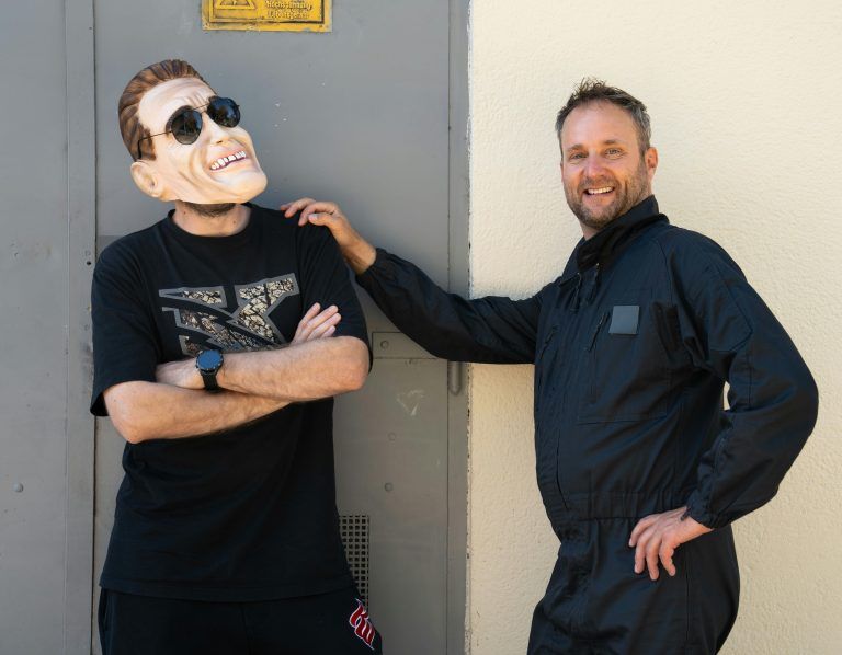 Auf Tour, aber für Dornbirn hat es nicht gereicht: Matthias Strolz und Kurt Razelli. <span class="copyright">APA</span>